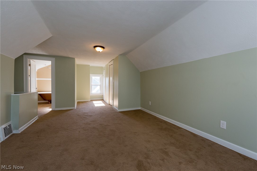3380 Berkeley Road Cleveland, OH 44118 - Photo 26 of 35