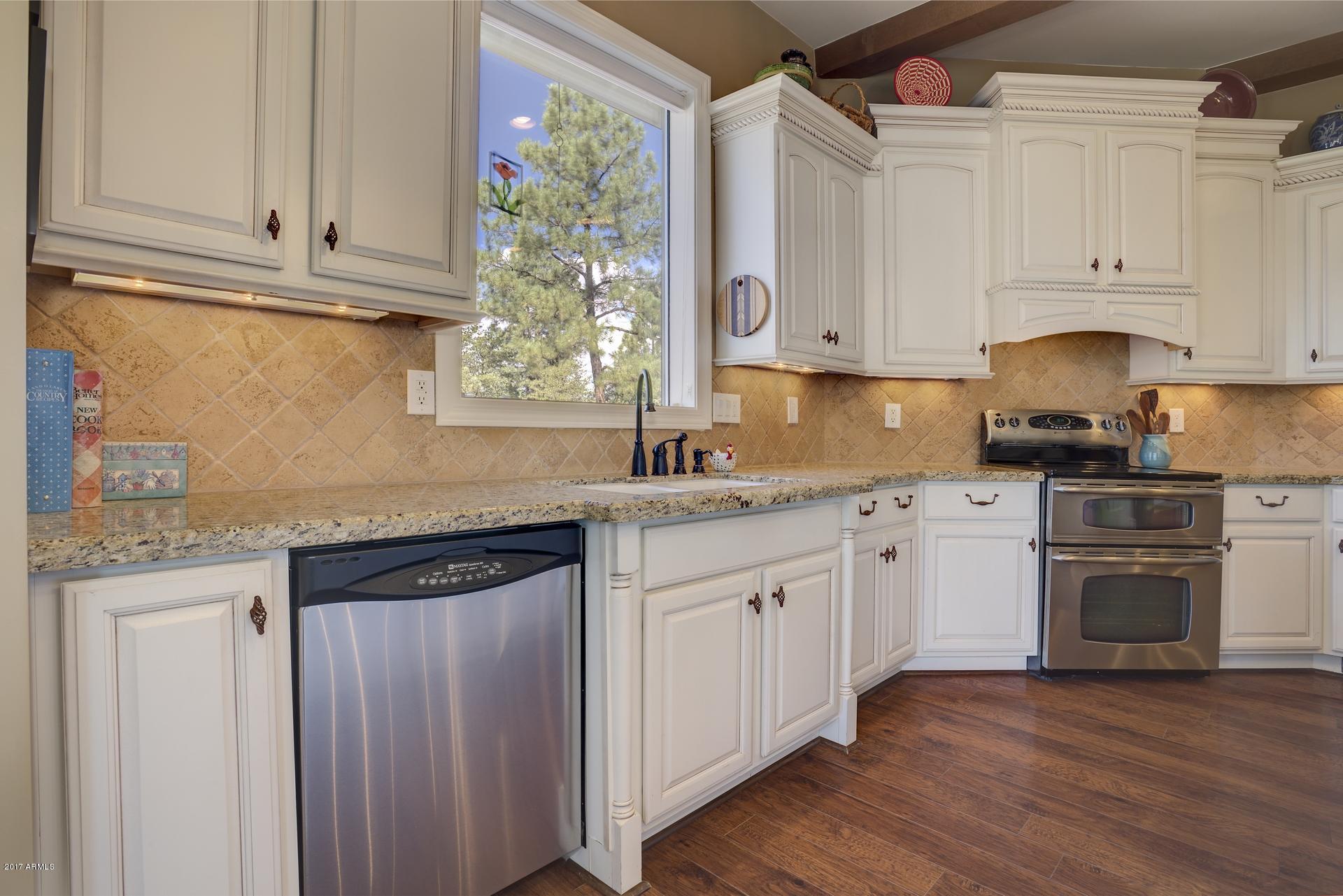 44 North Pine Ridge Circle Payson, AZ 85541 - Photo 13 of 41 Kitchen