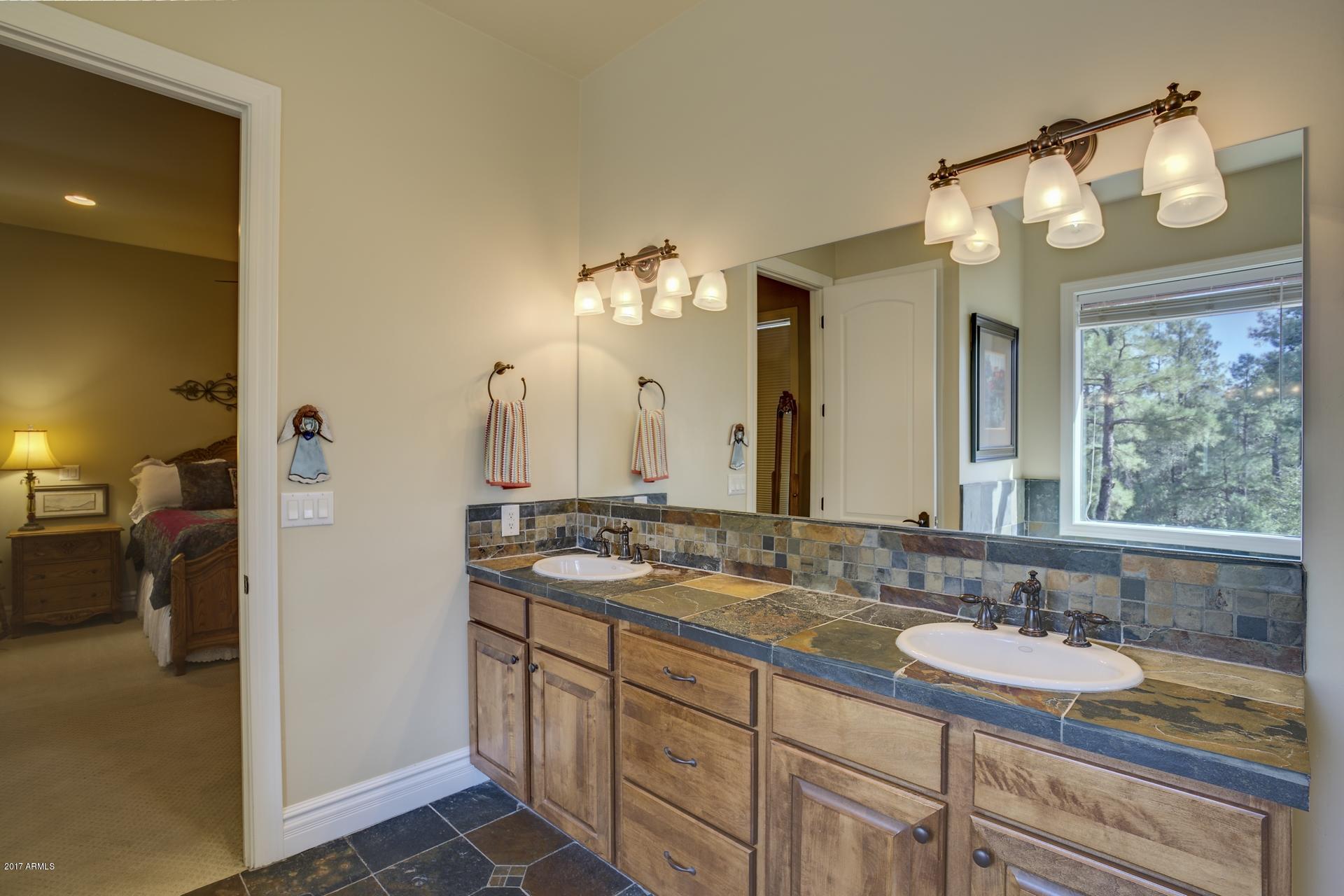 44 North Pine Ridge Circle Payson, AZ 85541 - Photo 24 of 41 Ensuite Master Bath