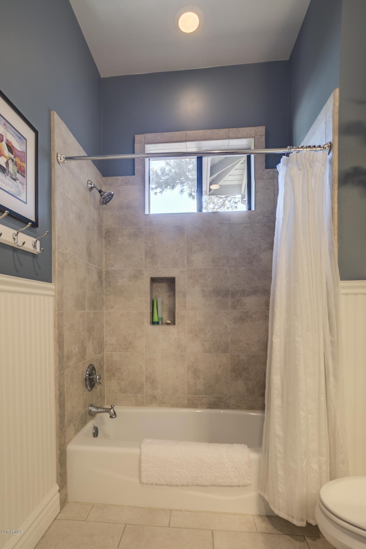44 North Pine Ridge Circle Payson, AZ 85541 - Photo 31 of 41 Guest Bath
