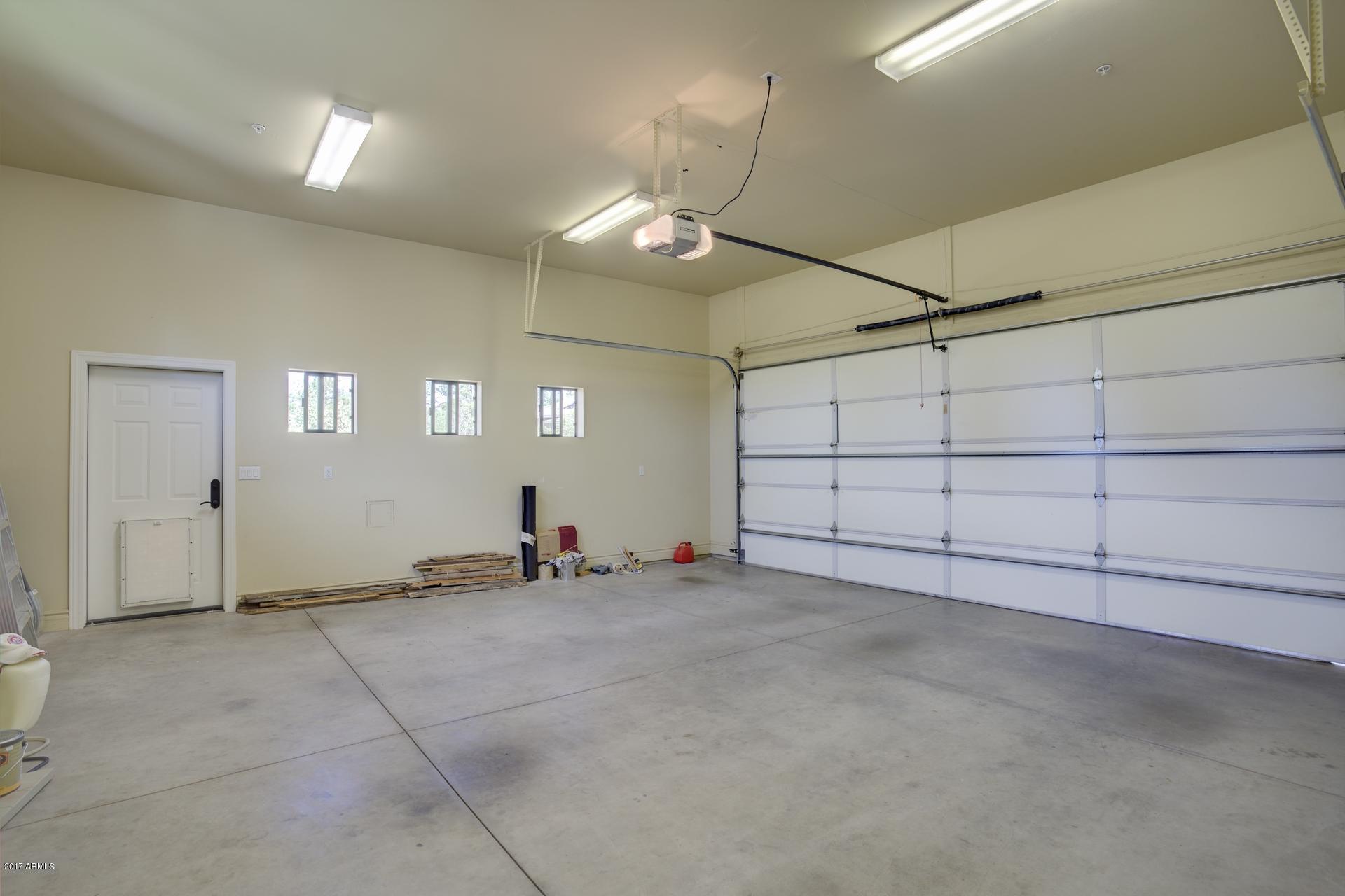 44 North Pine Ridge Circle Payson, AZ 85541 - Photo 34 of 41 Garage
