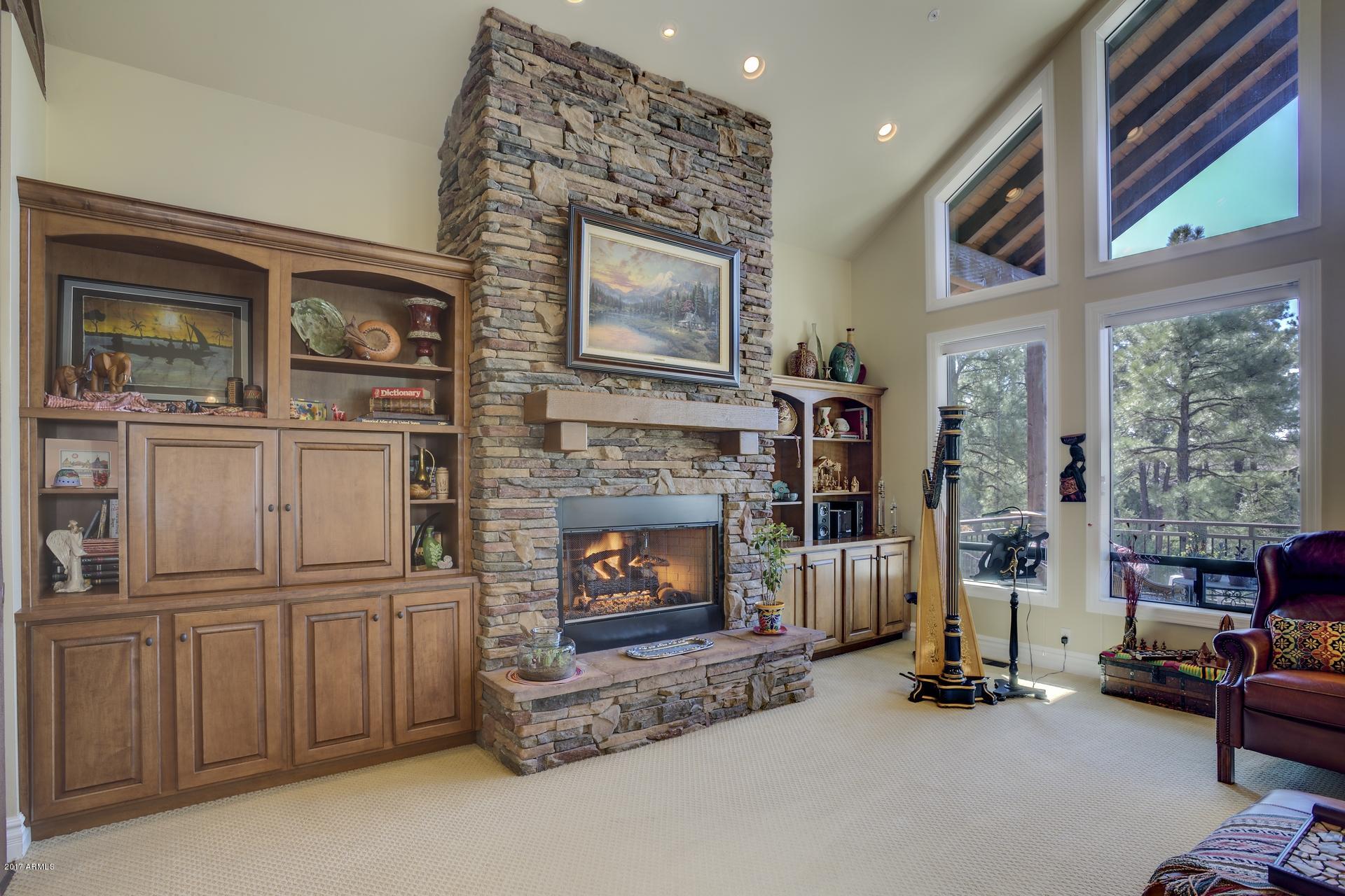 44 North Pine Ridge Circle Payson, AZ 85541 - Photo 6 of 41 Great Room & Fireplace