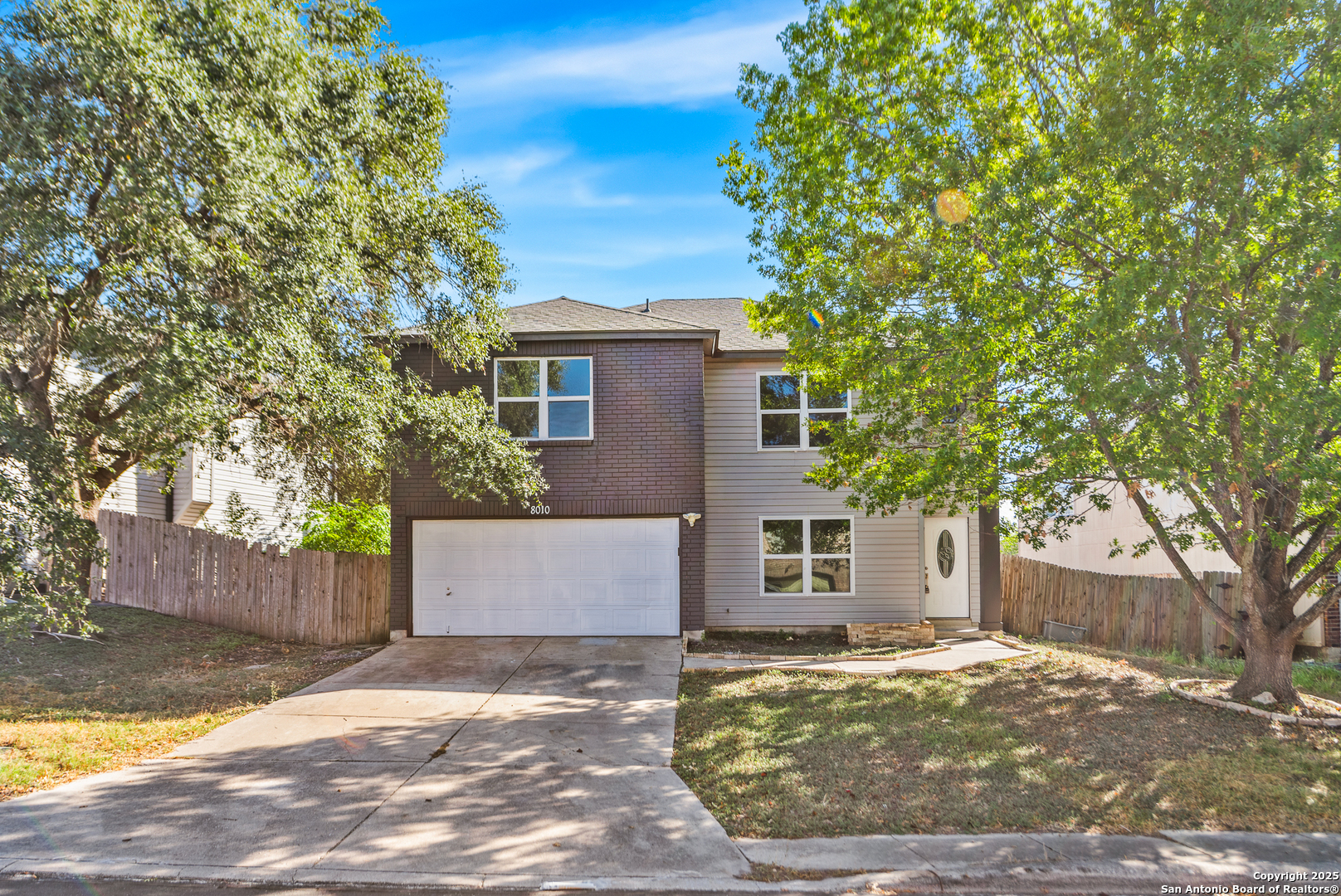 8010 Chestnut Gate Drive Converse, TX 78109 - Photo 1 of 37