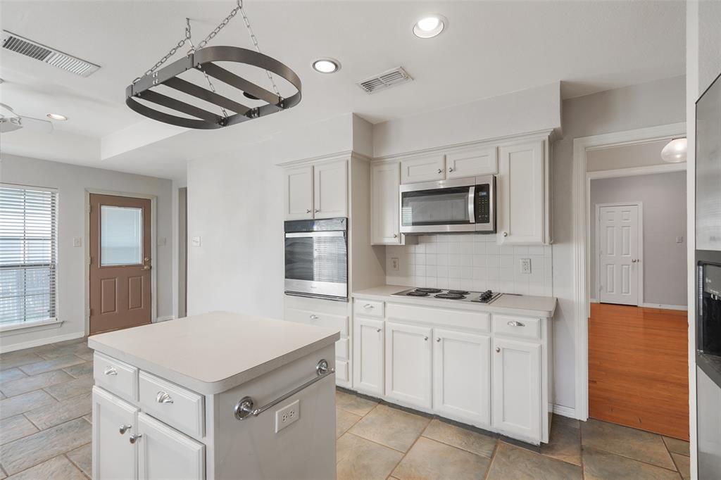 4919 Saddleback Road Arlington, TX 76017 - Photo 12 of 24