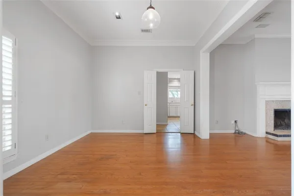 $2,400 | 4919 Saddleback Road, Arlington, TX 76017