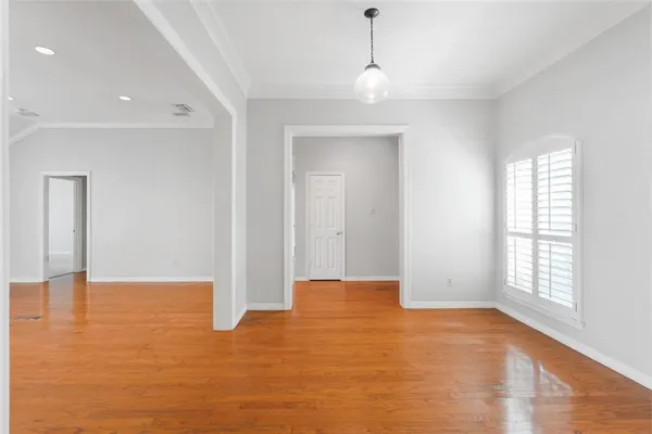 $2,400 | 4919 Saddleback Road, Arlington, TX 76017