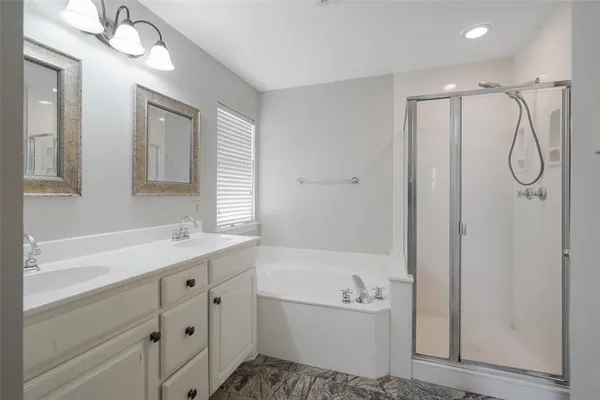 $2,400 | 4919 Saddleback Road, Arlington, TX 76017