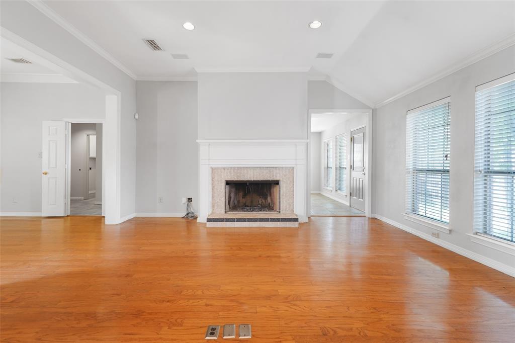 4919 Saddleback Road Arlington, TX 76017 - Photo 3 of 24