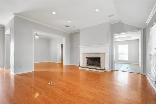 $2,400 | 4919 Saddleback Road, Arlington, TX 76017