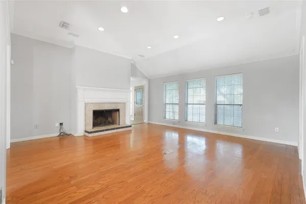 $2,400 | 4919 Saddleback Road, Arlington, TX 76017