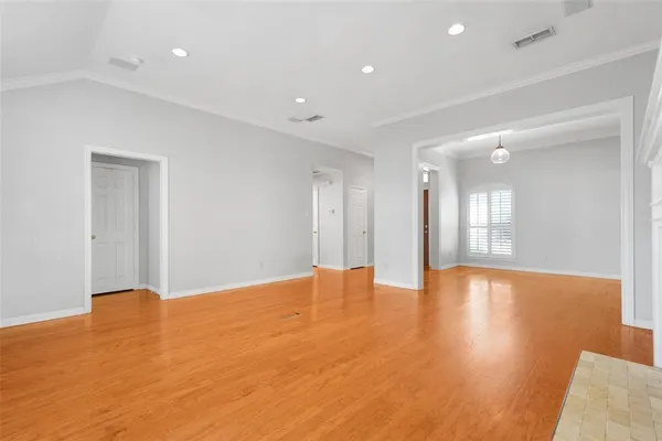 $2,400 | 4919 Saddleback Road, Arlington, TX 76017