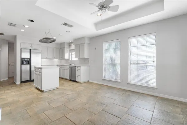 $2,400 | 4919 Saddleback Road, Arlington, TX 76017