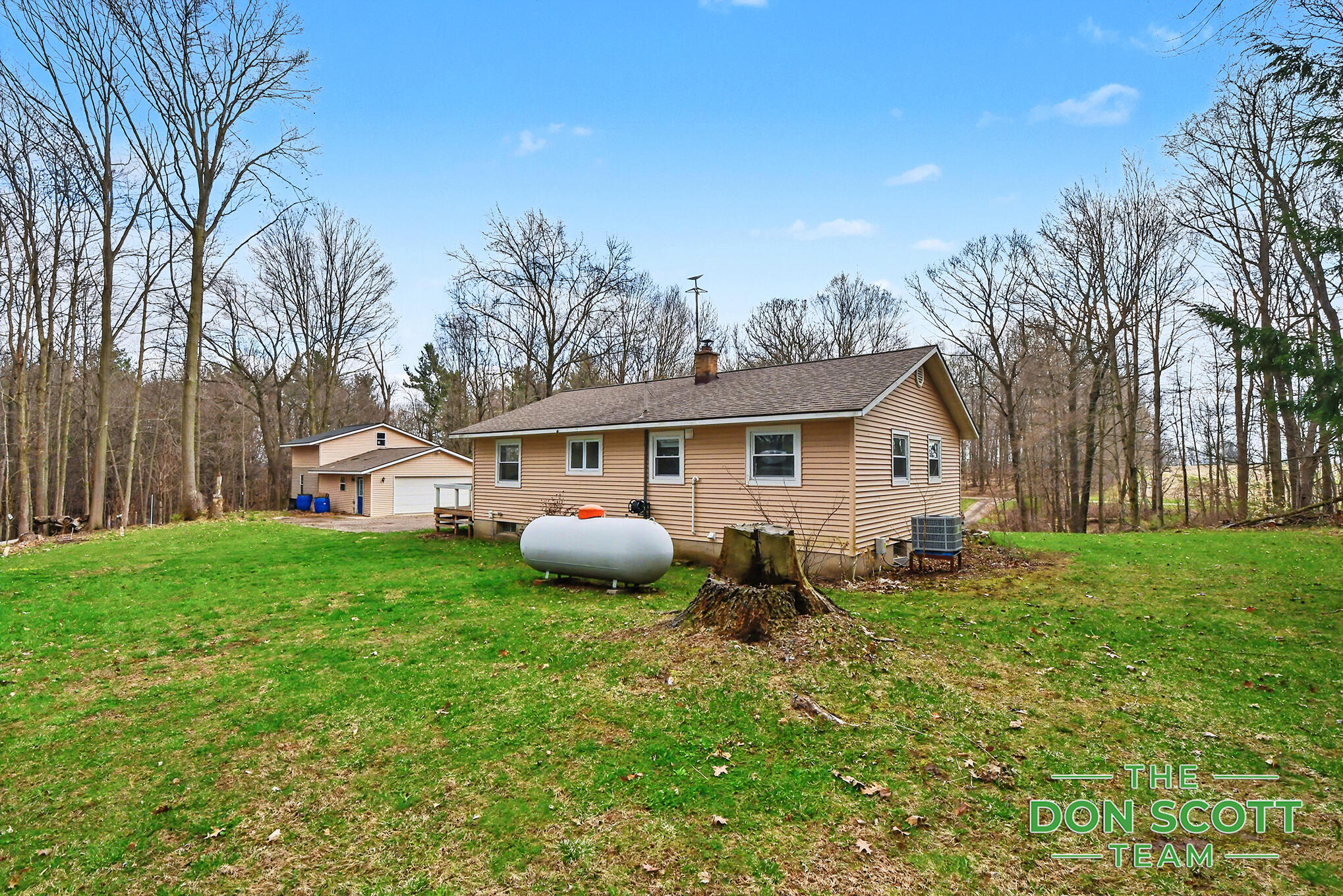 2589 Rector Avenue Northeast Rockford, MI 49341 - Photo 17 of 24 Back