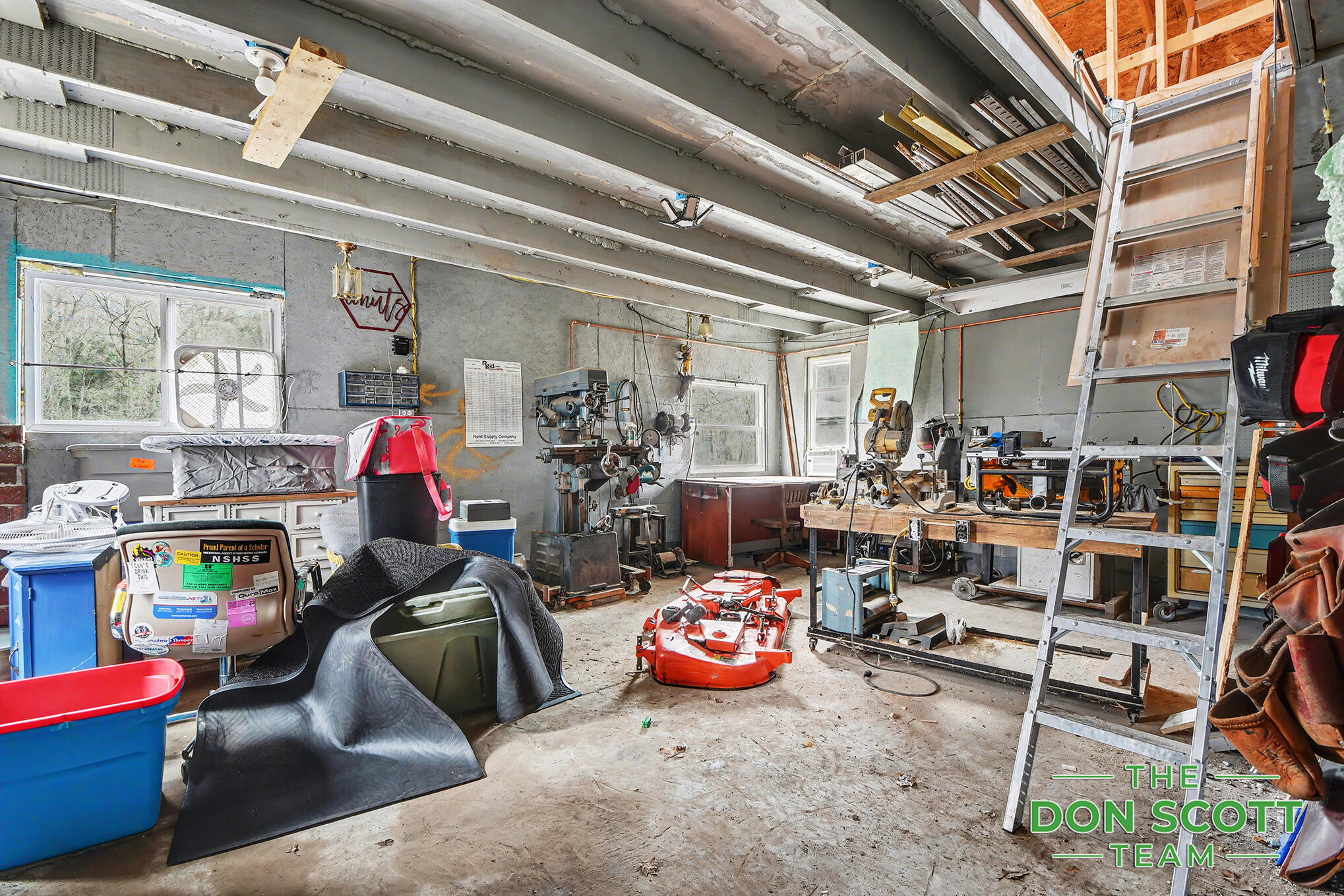 2589 Rector Avenue Northeast Rockford, MI 49341 - Photo 19 of 24 Garage