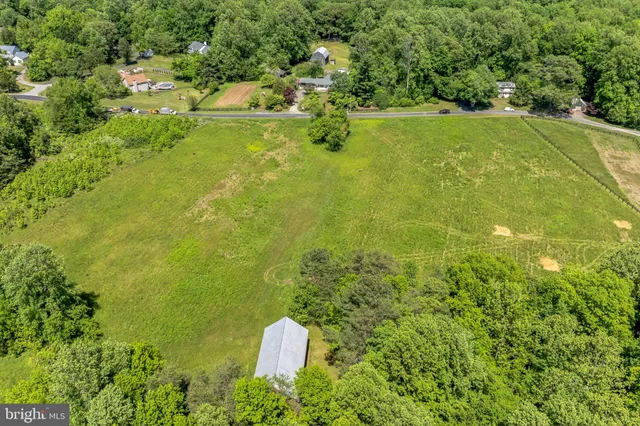 a view of a yard with an outdoor space