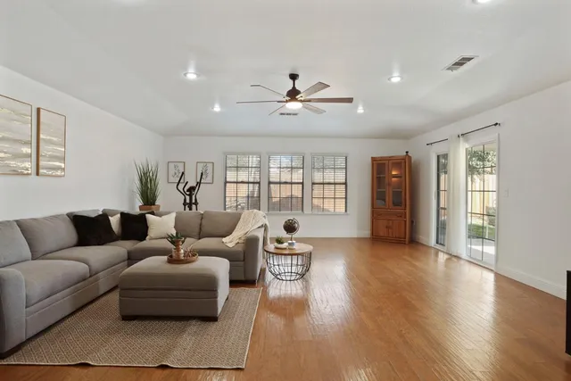 $625,000 | 181 West Willow Creek Drive, Tracy, CA 95376