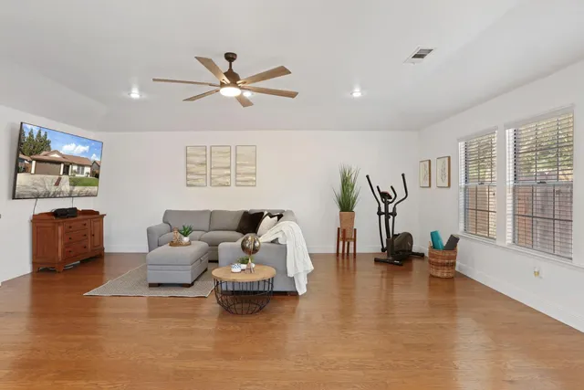 $625,000 | 181 West Willow Creek Drive, Tracy, CA 95376