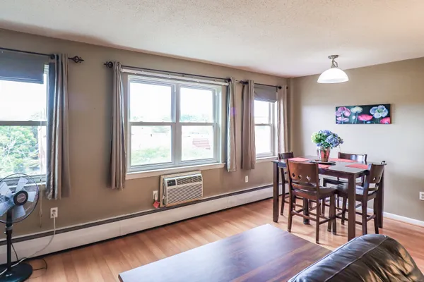 $1,625 | 40 Owen Street, Unit E12, Hartford, CT 06105
