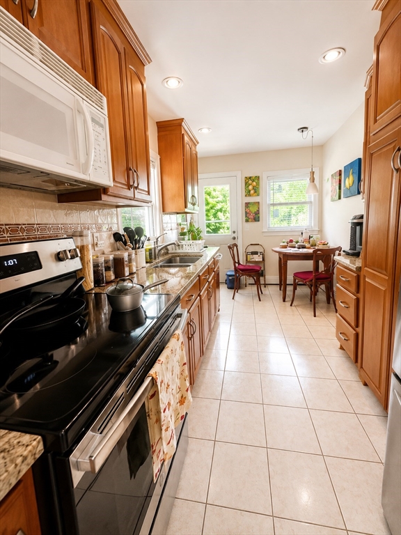 17 Retrop Road Natick, MA 01760 - Photo 7 of 13
