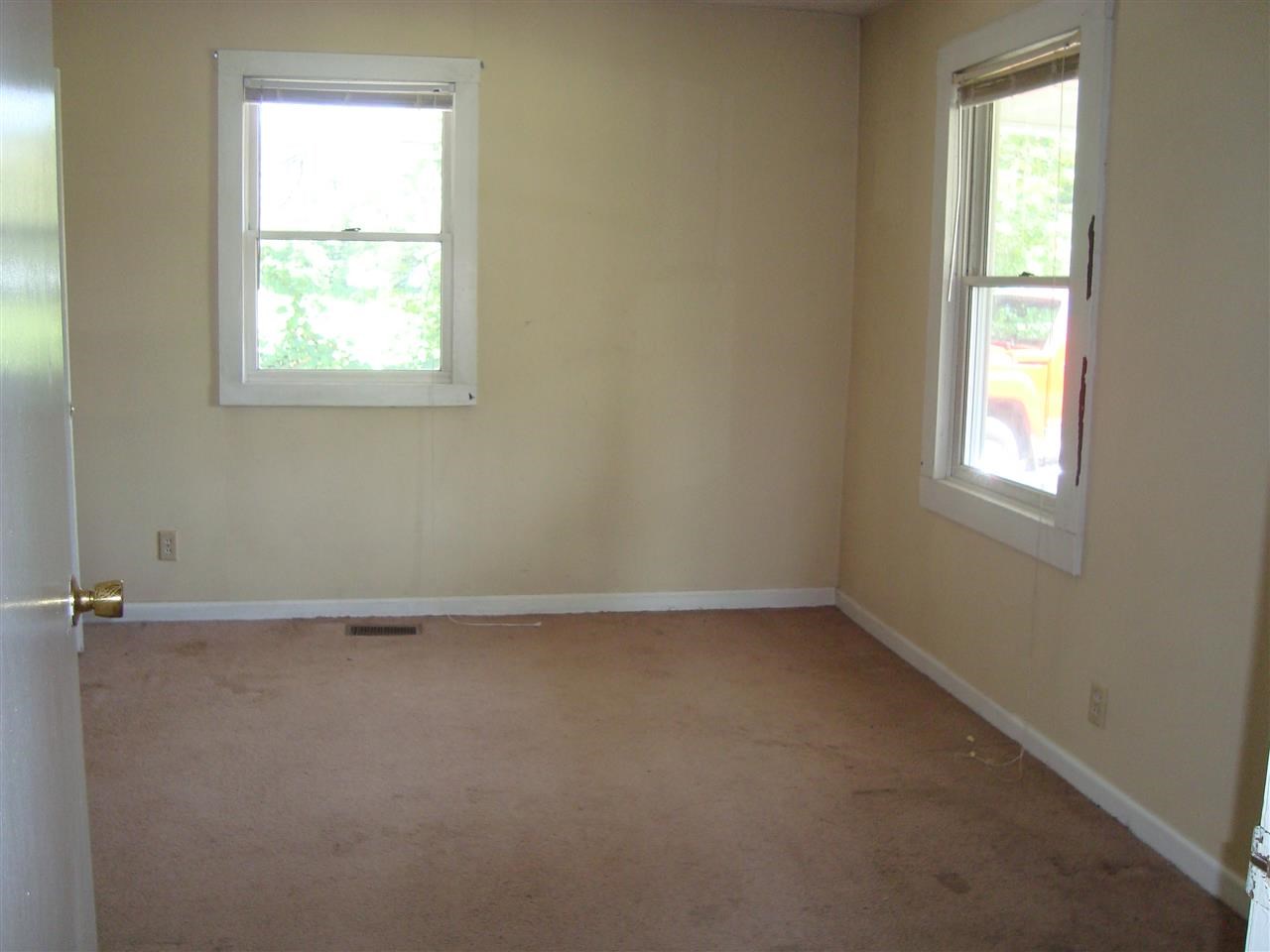 319 Old Farm Road Bedford, IN 47421 - Photo 5 of 18 Gallery Image 5