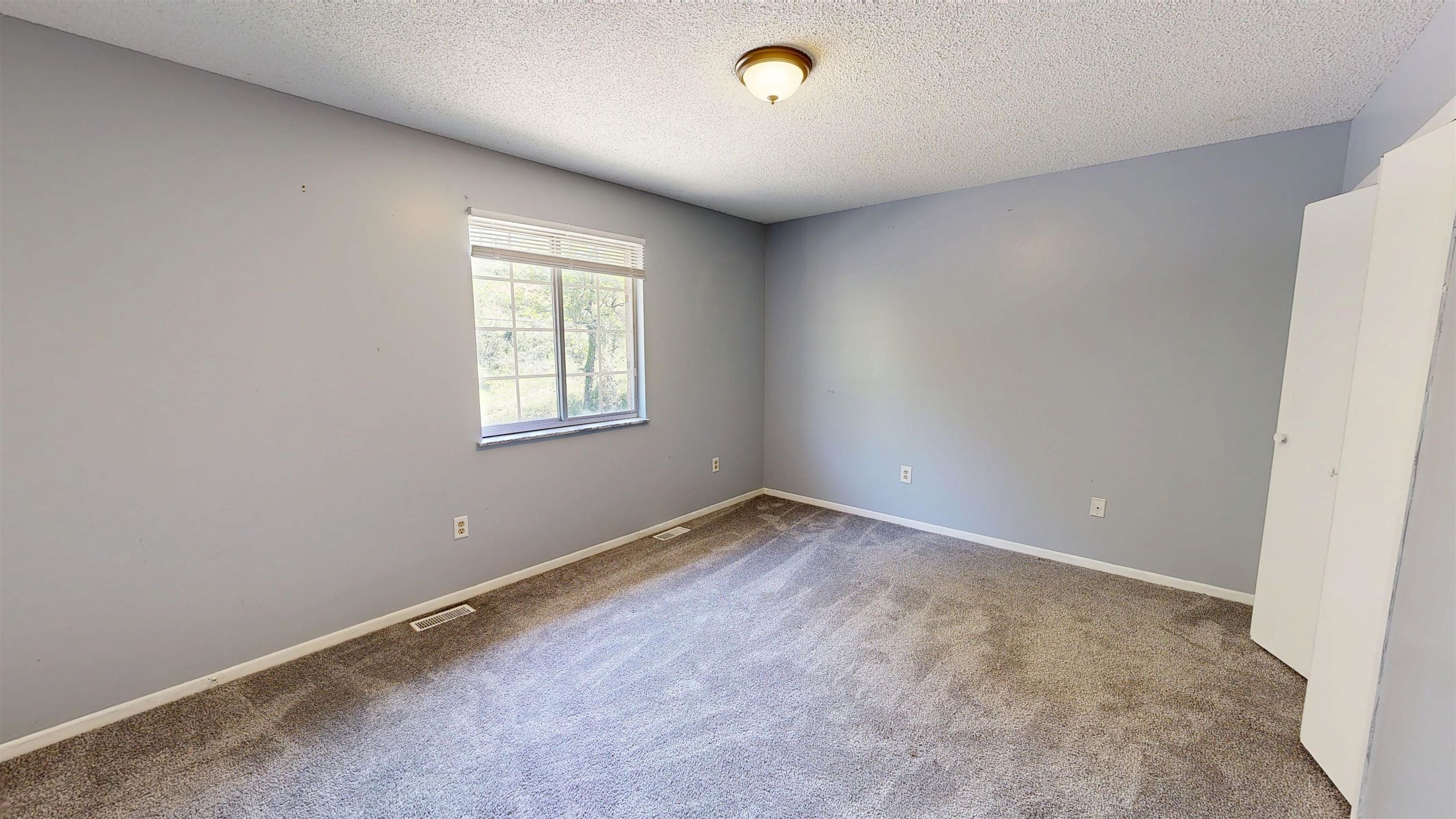 116-118 Darnell Road Huntington, WV 25705 - Photo 10 of 32 Gallery Image 10