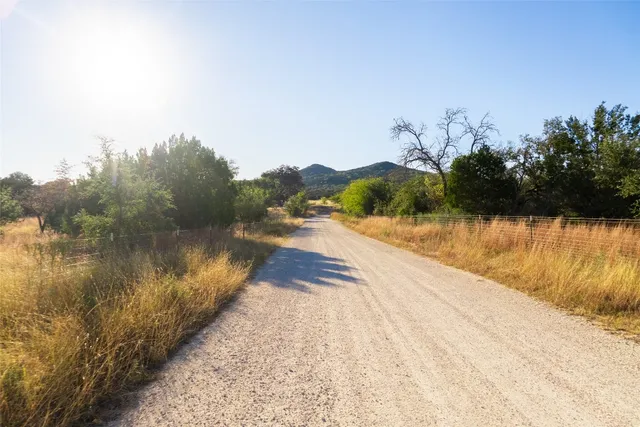 $994,000 | 358 Cornelius Road, Utopia, TX 78884