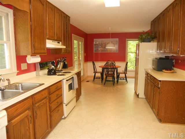 Large Kitchen for a family of cooks!!