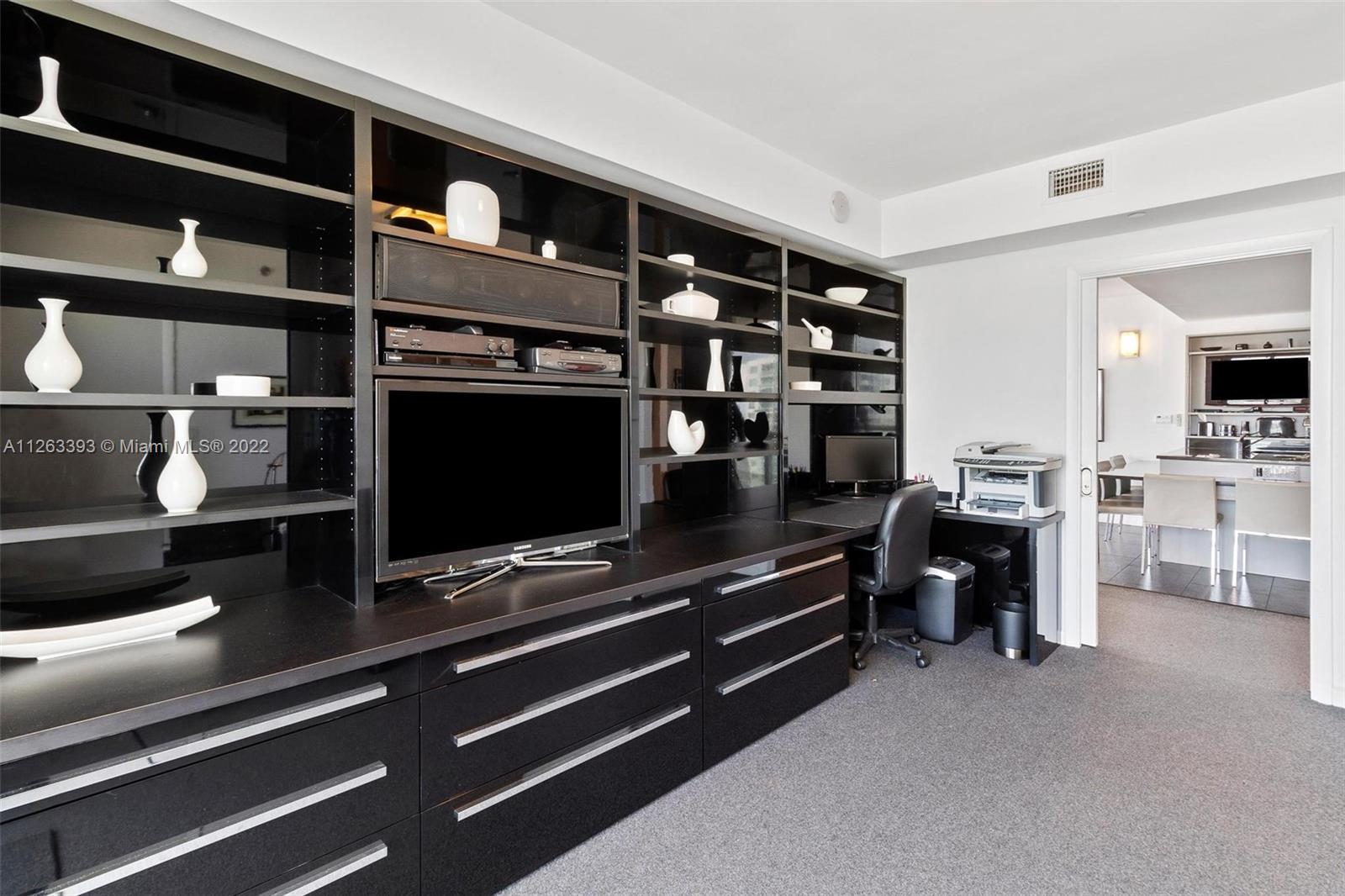 50 Biscayne Boulevard, Unit 4802 Miami, FL 33132 - Photo 14 of 33