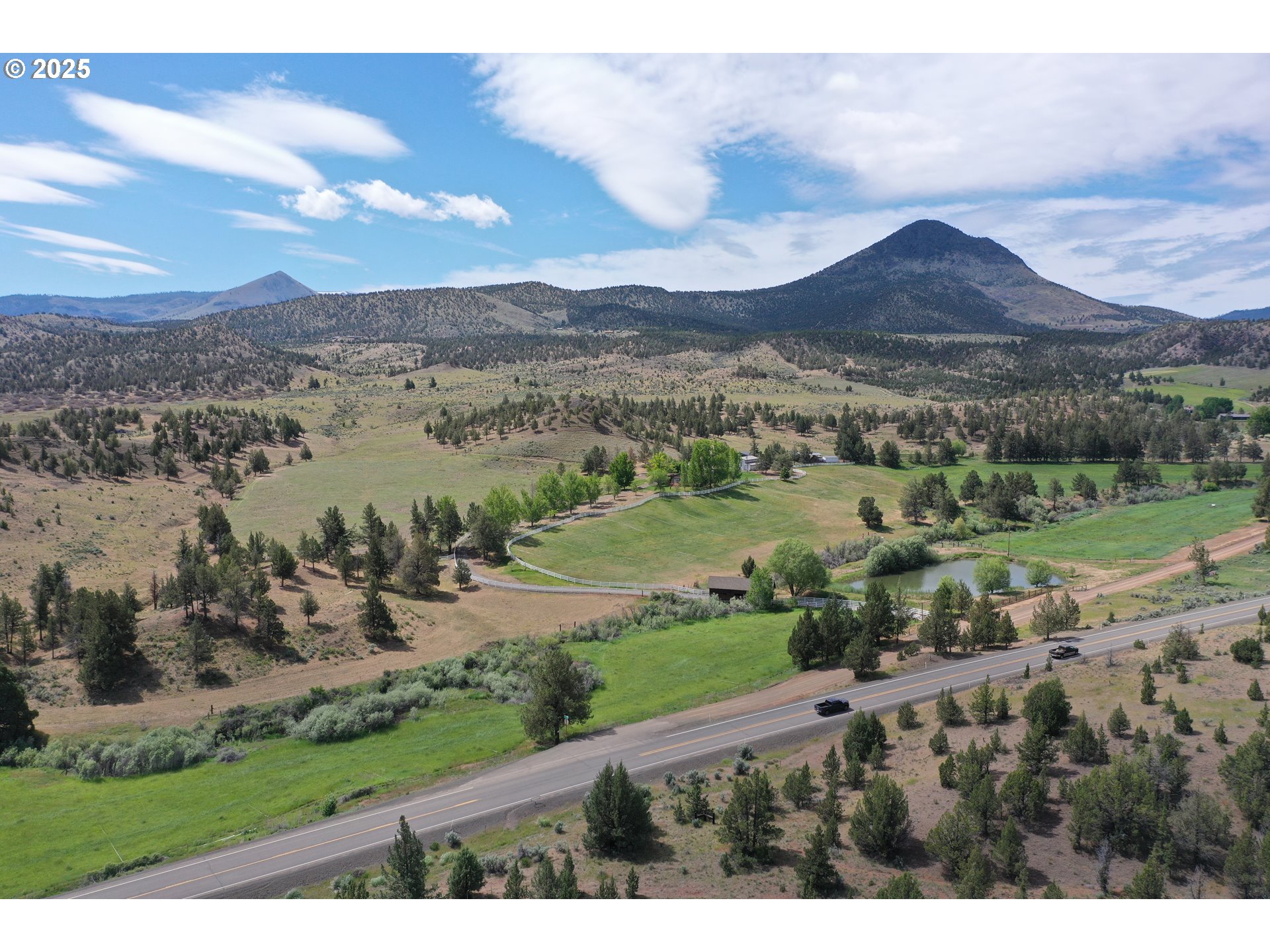 33817 Gage Road Mitchell, OR 97750 - Photo 2 of 48 a view of city and mountain