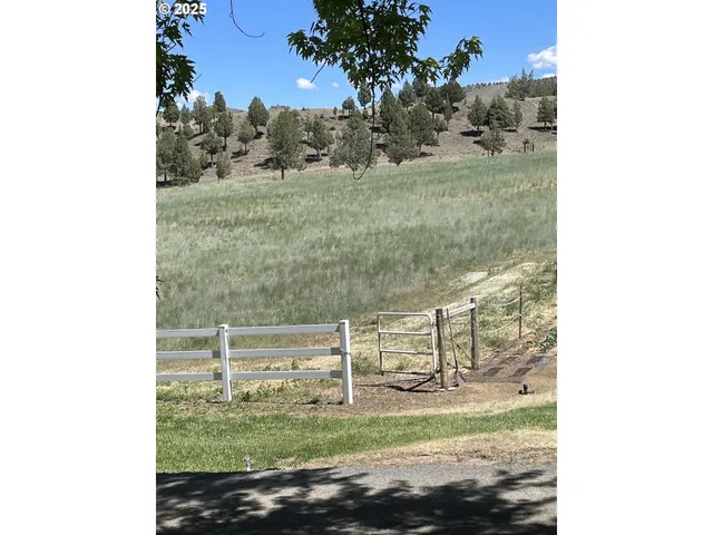 $1,699,990 | 33817 Gage Road, Mitchell, OR 97750