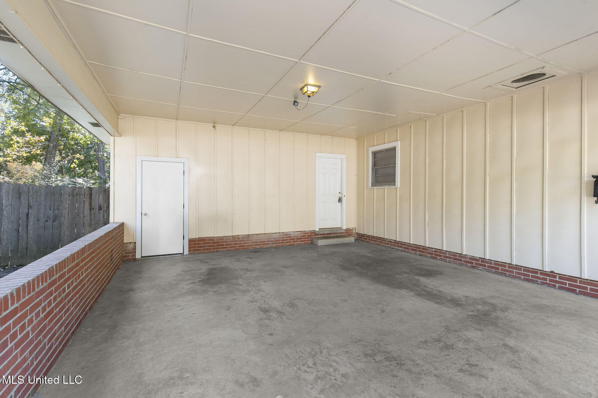 2153 Southwood Road Jackson, MS 39211 - Photo 8 of 52 8-web-or-mls-2153 Southwood-8