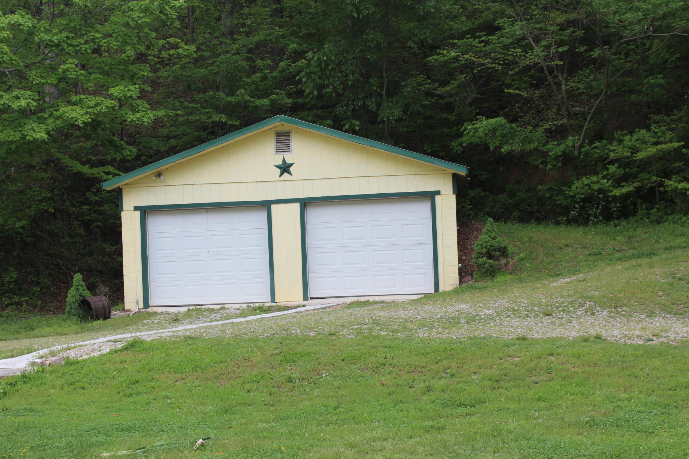 482 Aaron Baird Road Pioneer, TN 37847 - Photo 9 of 26 482 aaron baird 9