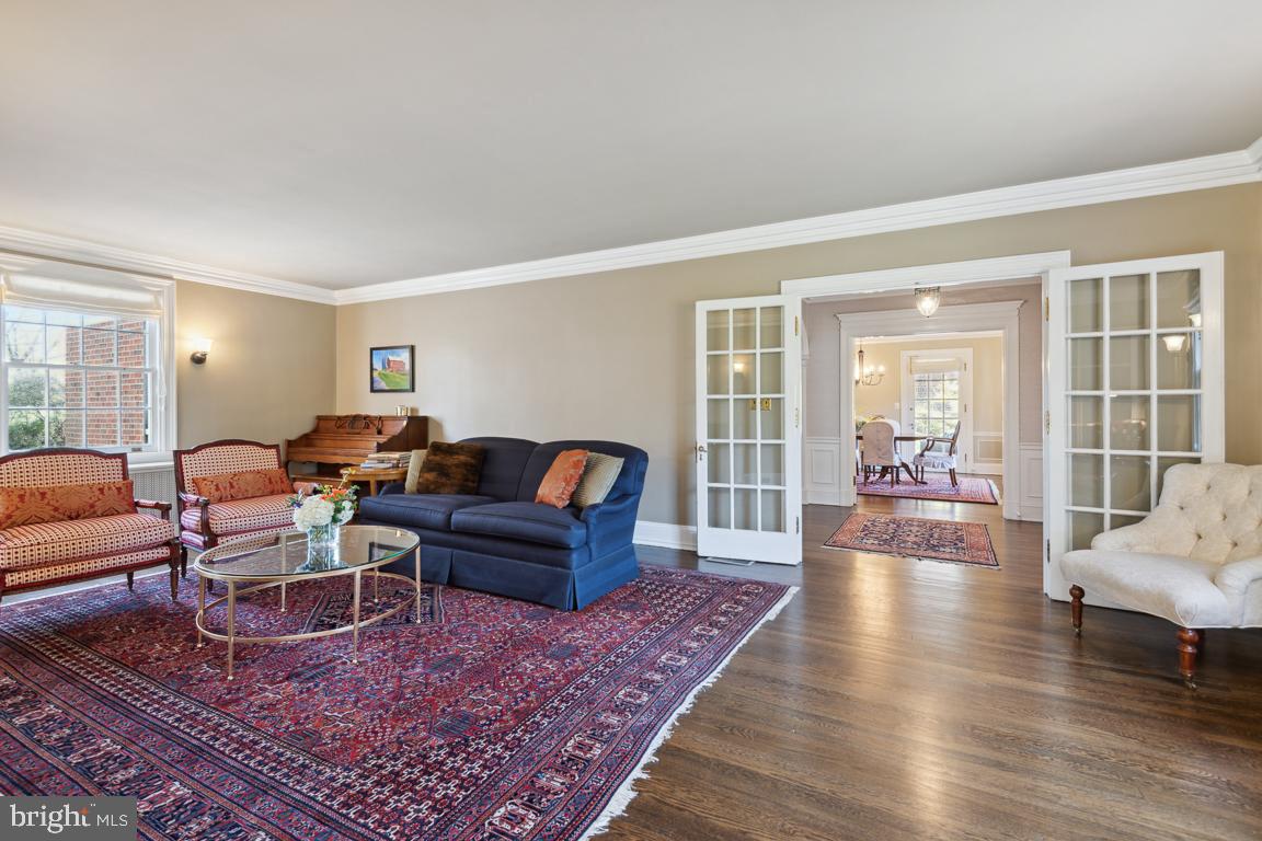 5803 Roland Avenue Baltimore, MD 21210 - Photo 13 of 75 Formal Living