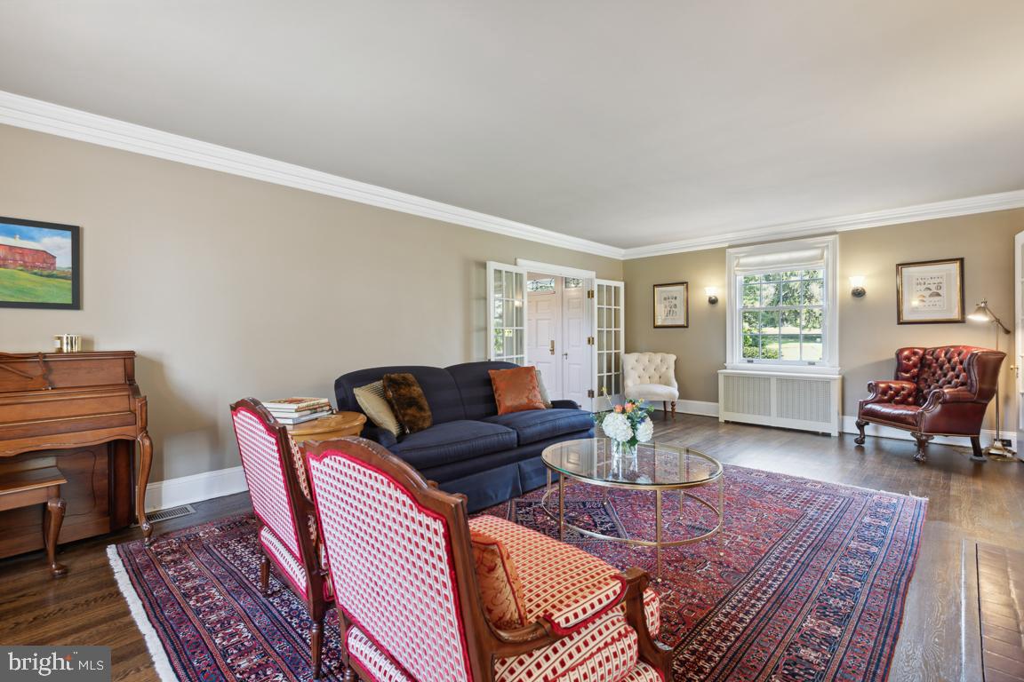5803 Roland Avenue Baltimore, MD 21210 - Photo 15 of 75 Formal Living