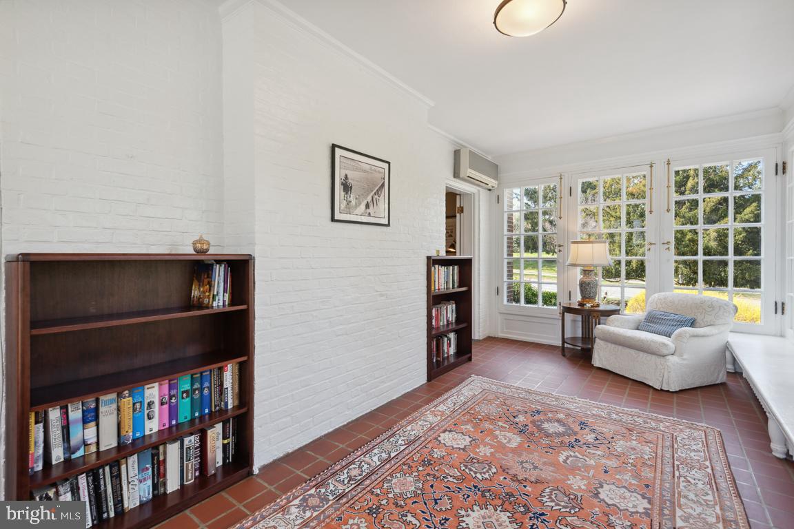 5803 Roland Avenue Baltimore, MD 21210 - Photo 21 of 75 Sunroom