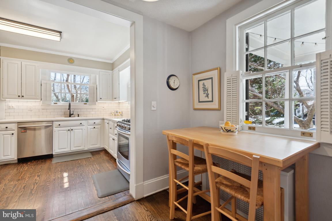 5803 Roland Avenue Baltimore, MD 21210 - Photo 23 of 75 Kitchen breakfast nook