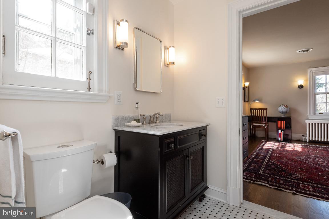 5803 Roland Avenue Baltimore, MD 21210 - Photo 36 of 75 Shared bathroom between the 2 bedrooms