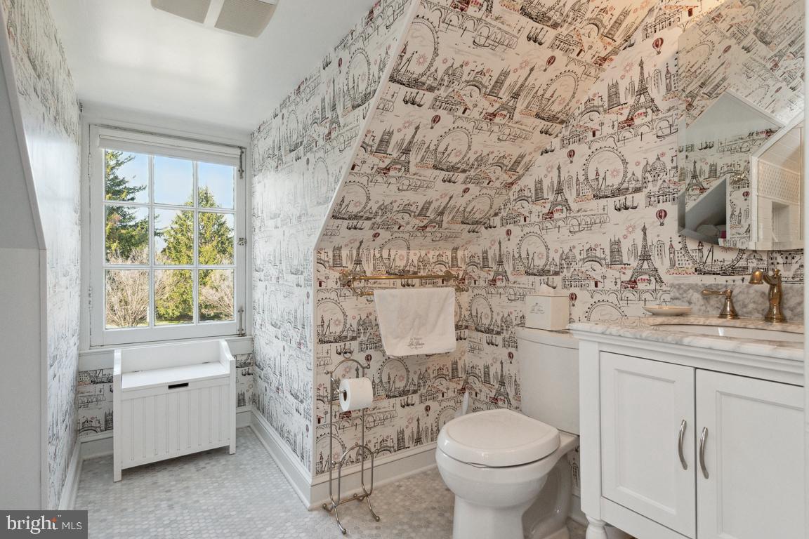 5803 Roland Avenue Baltimore, MD 21210 - Photo 43 of 75 3rd level bath with heated floors