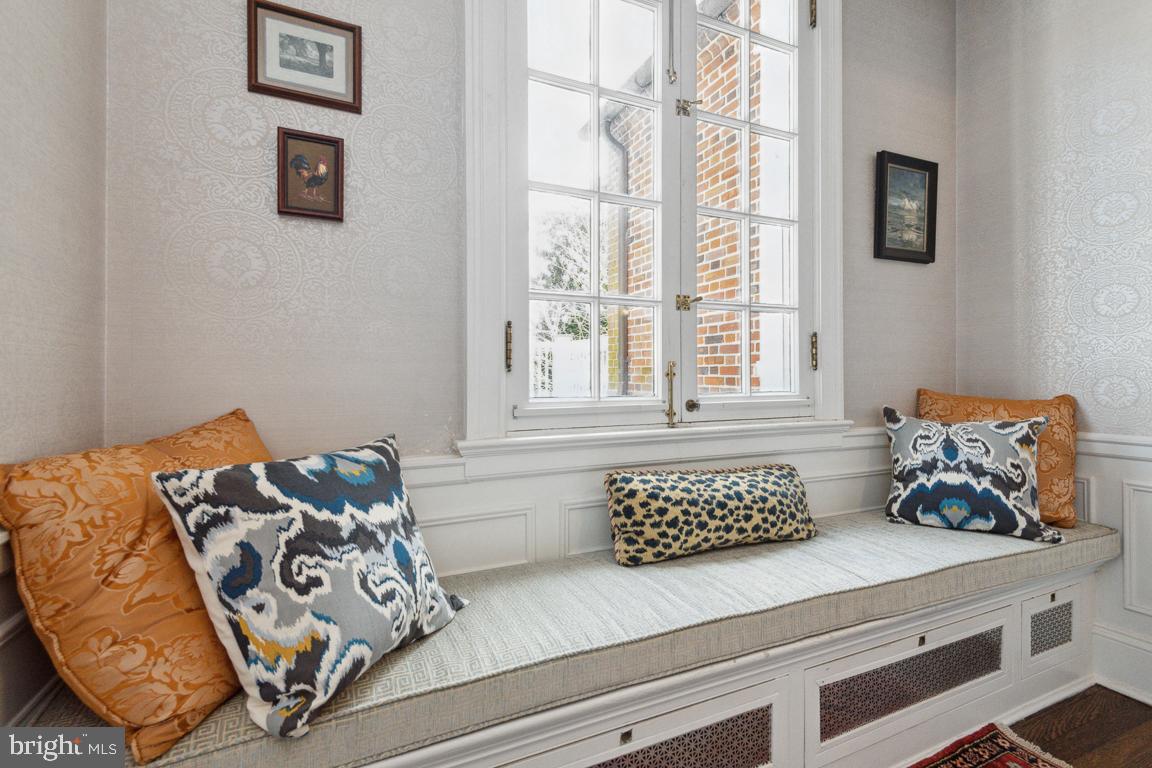 5803 Roland Avenue Baltimore, MD 21210 - Photo 6 of 75 Gallery Image 6