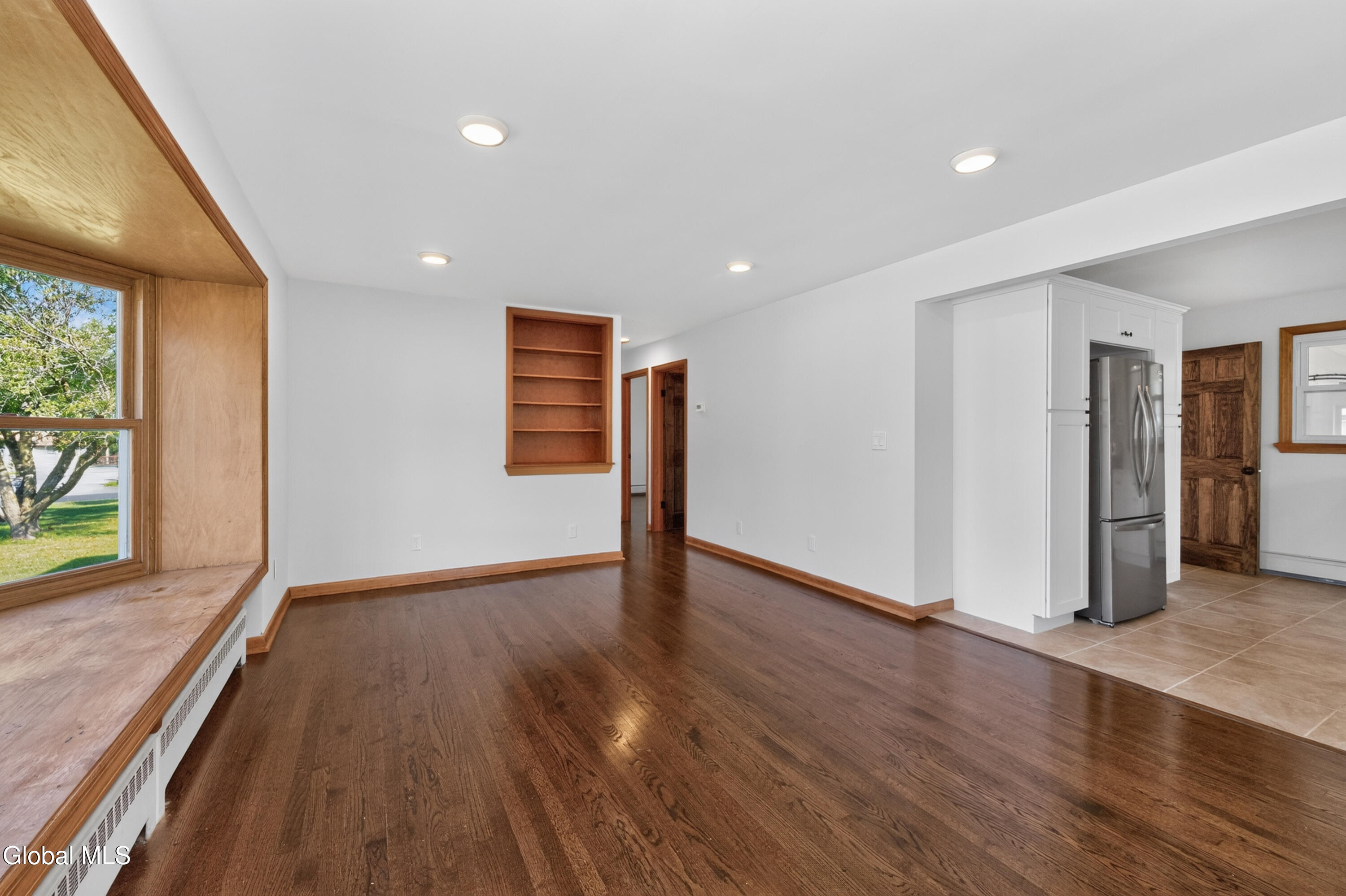1406 Red Mill Road East Greenbush, NY 12144 - Photo 3 of 32 1 Greatroom 2