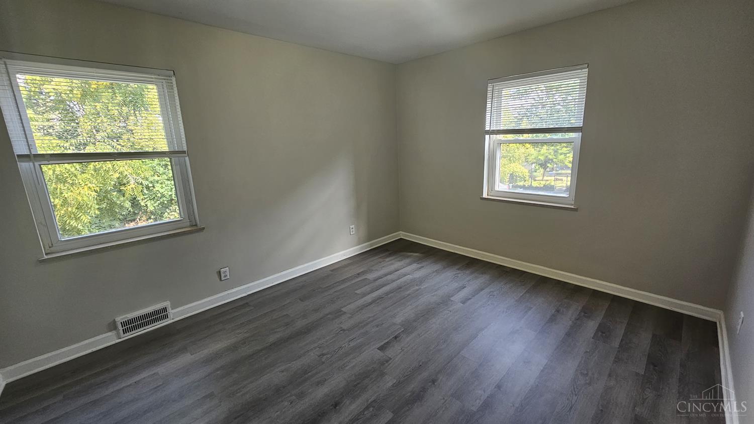 4452 Foley Road Cincinnati, OH 45238 - Photo 8 of 21