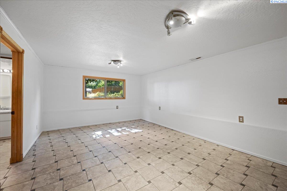 95805 East Reata Road Kennewick, WA 99338 - Photo 30 of 41 Gallery Image 30