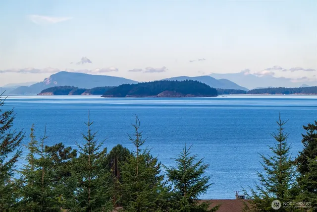 $3,135,000 | 2395 West Shore Drive, Lummi Island, WA 98262