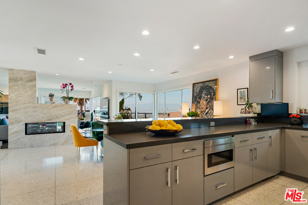 4236 Terraza Drive Los Angeles, CA 90008 - Photo 16 of 51