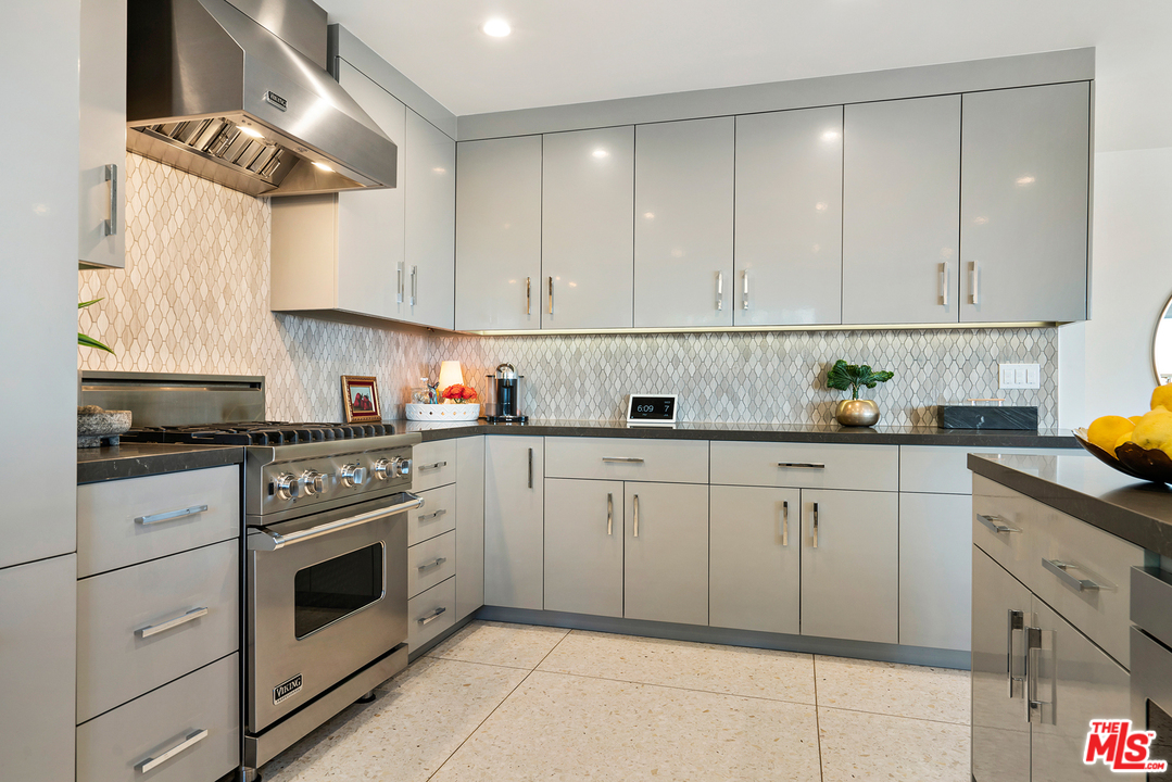 4236 Terraza Drive Los Angeles, CA 90008 - Photo 17 of 51
