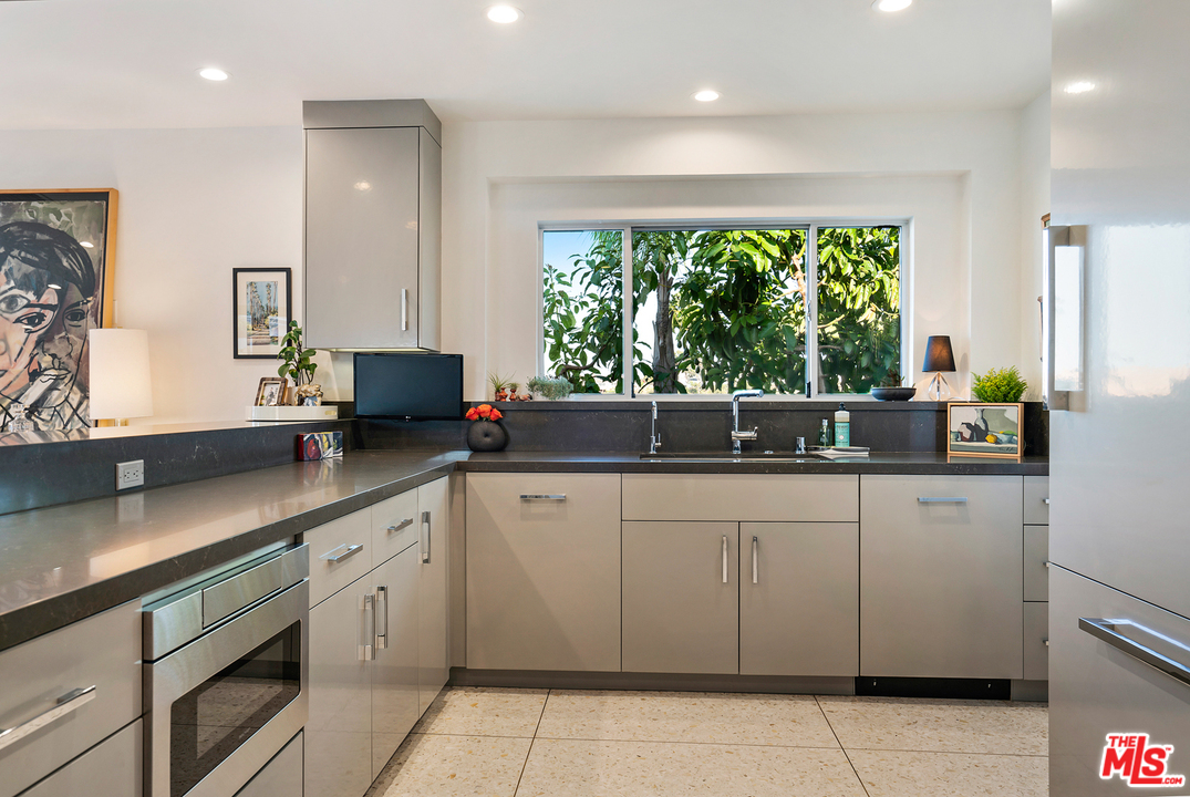 4236 Terraza Drive Los Angeles, CA 90008 - Photo 19 of 51