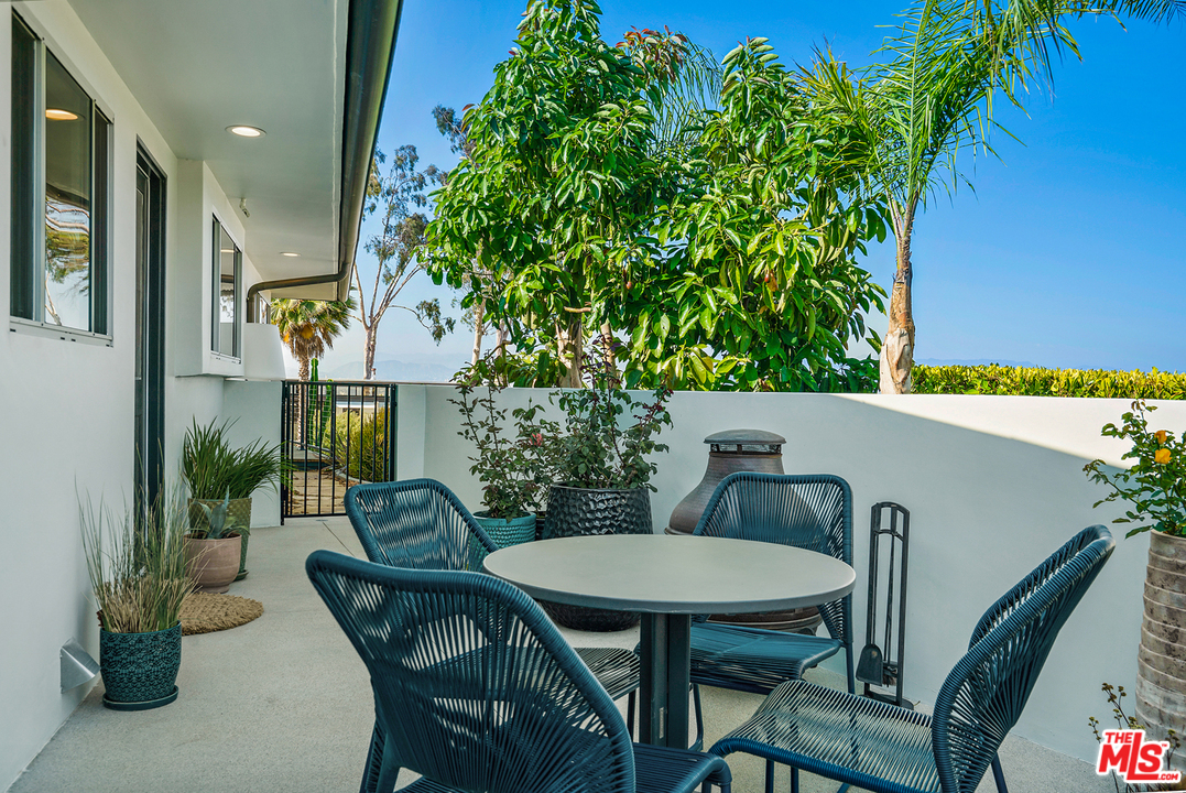 4236 Terraza Drive Los Angeles, CA 90008 - Photo 21 of 51