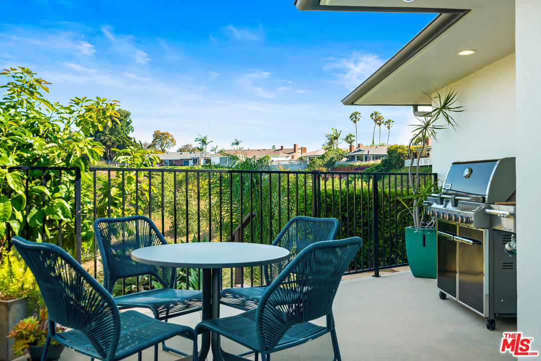 4236 Terraza Drive Los Angeles, CA 90008 - Photo 22 of 51
