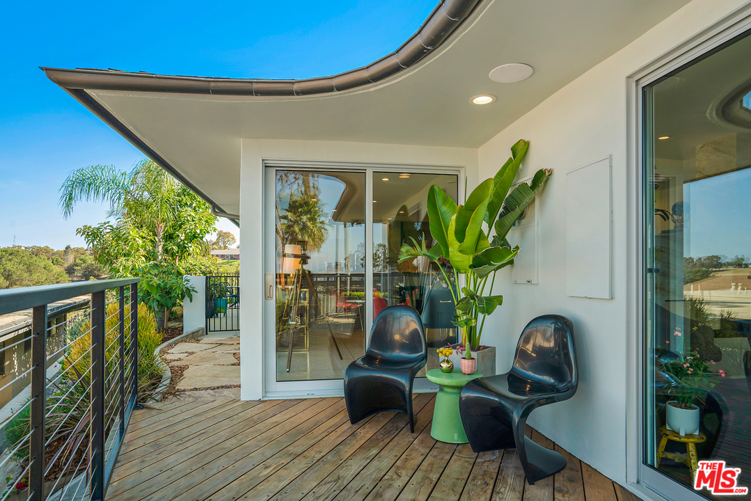 4236 Terraza Drive Los Angeles, CA 90008 - Photo 9 of 51