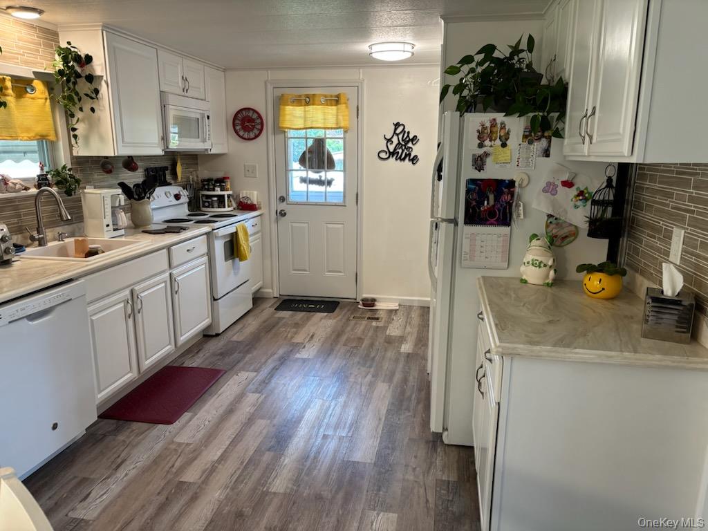 1661 Old Country Road, Unit 471 Riverhead, NY 11901 - Photo 13 of 20 Gallery Image 13
